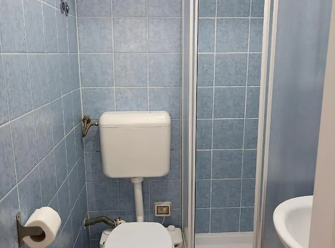 Πανσιόν A&c Guest Black Diamond *