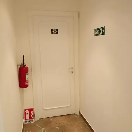 A&c Guest Black Diamond