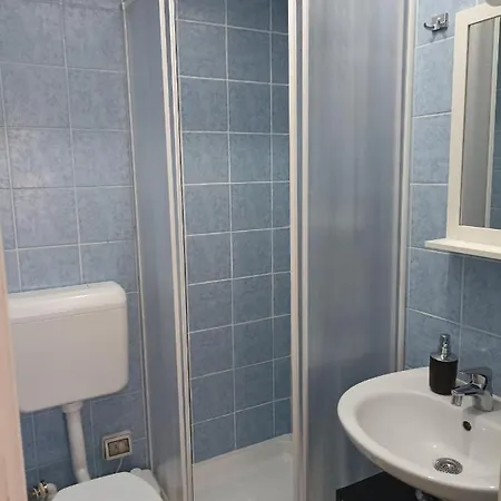 A&c Guest Black Diamond